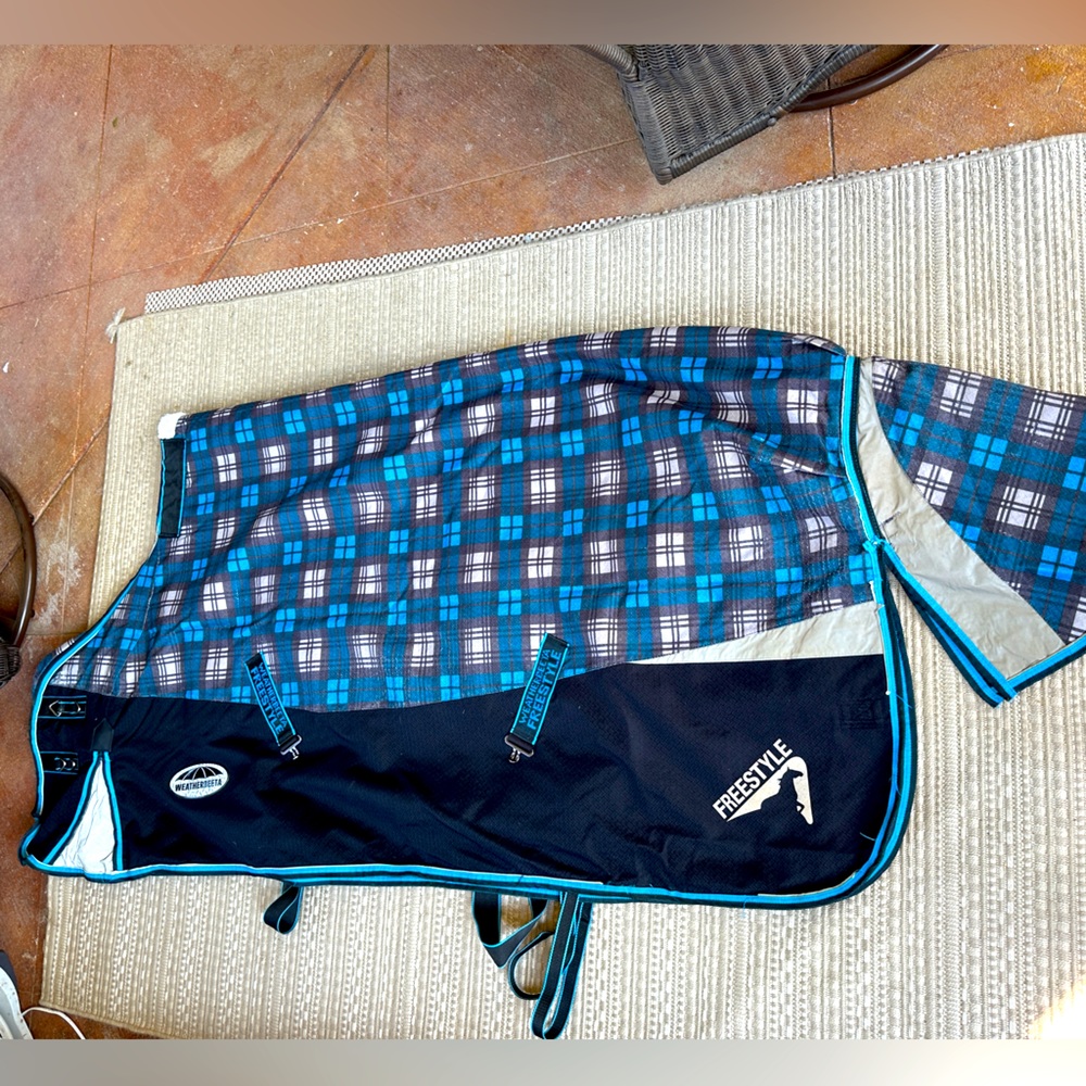 75” Weatherbeeta heavy turnout blanket